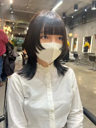 ミディアム 圧倒的デザイン力 店長🎨RENAのヘアスタイル