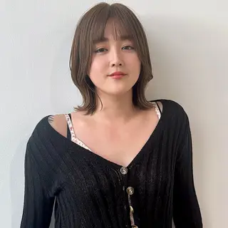 ミディアム カラー ブリーチなし/レイヤ ー特化🌈Tommyのヘアスタイル