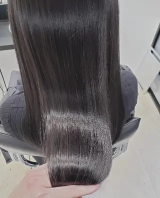 セミロング カラー 艶髪/オリーブ系/ 肌が綺麗に見えるお色のヘアスタイル