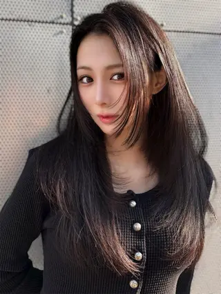 ロング カラー 暗髪、透明感 レイヤー指名No.1のヘアスタイル