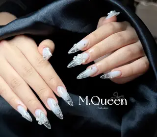 ネイル MQueen ネイルサロンマルのネイルデザイン