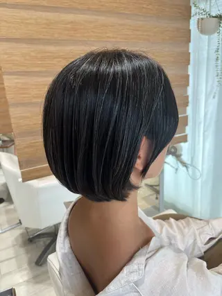 ショート 須藤 百合香のヘアスタイル