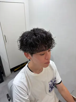 ショート パーマ メンズ メンズ特化・フェザー パーマ コウタロウのヘアスタイル