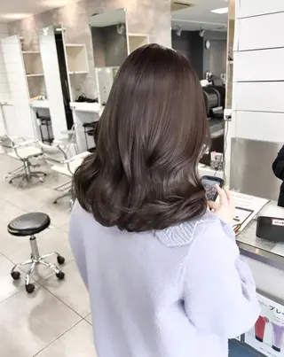 ミディアム レイヤー/艶髪カラー 森本くるみのヘアスタイル