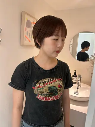 ショート カラー かがやしづ ⭐️ベージュのヘアスタイル