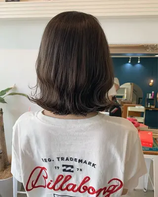 ミディアム 佐々木 里紗のヘアスタイル