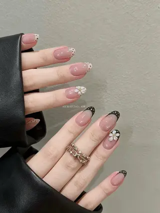 ネイル Dyo Nail_Royalのネイルデザイン