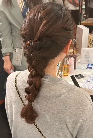 ヘアアレンジ 🕊mtm🫧梅田/ 定額制/透明感/艶髪のヘアスタイル