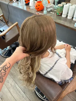 ロング WEST OLAND 黒坂佳乃のヘアスタイル