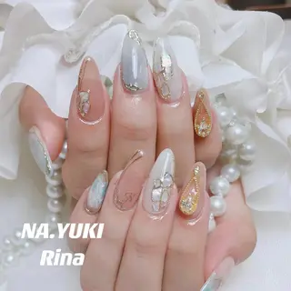 ネイル 🦋 Queenieのネイルデザイン