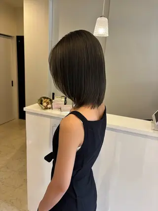 ミディアム カラー 山中 真紫のヘアスタイル