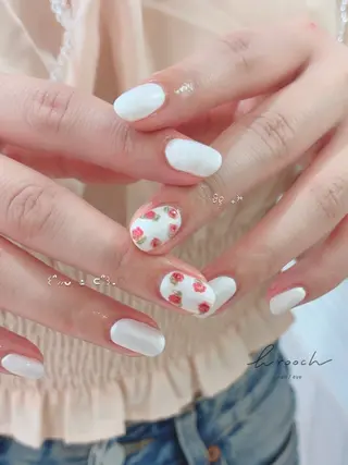 ネイル BRooCH yuzuのネイルデザイン