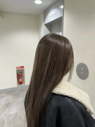 ロング ハイトーン✖️ 縮毛矯正シュンペイのヘアスタイル