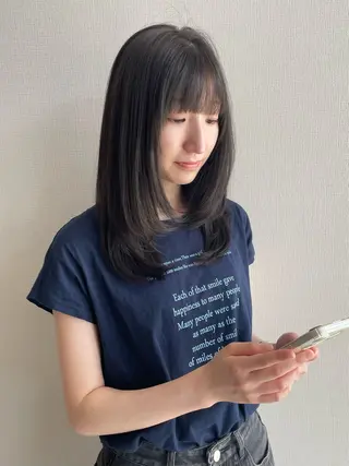 セミロング カラー moe🥣ﾚｲﾔｰ ｶｯﾄ/透明感ｶﾗｰのヘアスタイル