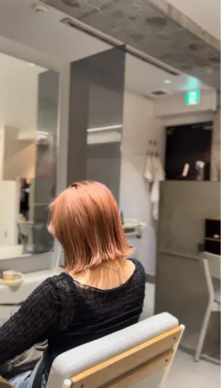 ショート バタフライレイヤー/ ニシトモユキのヘアスタイル