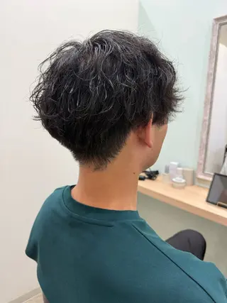 ショート パーマ メンズ 伊藤 優里のヘアスタイル
