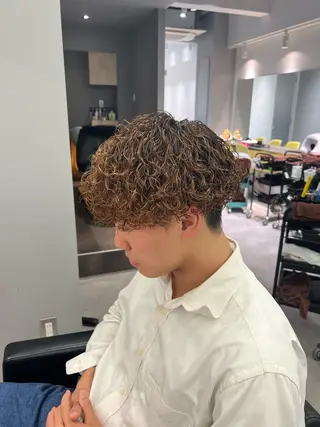 ショート パーマ メンズ パーマ特化美容師 佐藤壮流のヘアスタイル