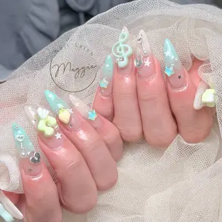 ネイル Maggie Nail🦩のネイルデザイン