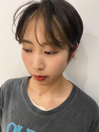 カラー 💜ショート💜 ウルフ、ボブ二色亜美のヘアスタイル