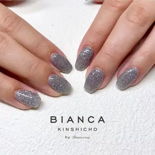 ネイル One’Ness Nana🤍のネイルデザイン