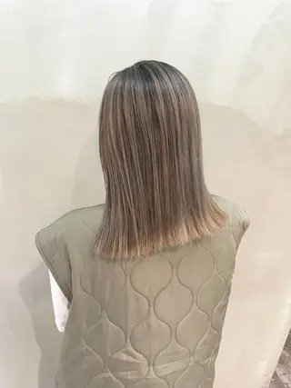 ミディアム カラー 堤 麻衣子のヘアスタイル