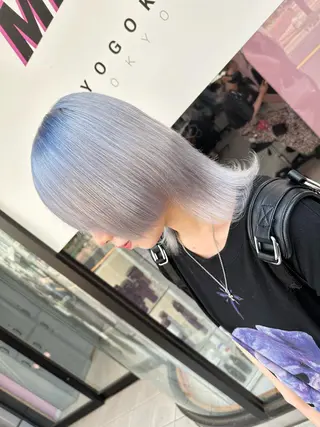 セミロング カラー ブリーチ特化🌈 MANATOのヘアスタイル