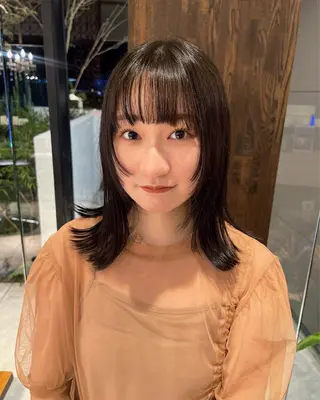 セミロング 水川 七海のヘアスタイル