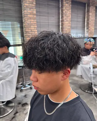 パーマ メンズ ツイスパ/シャドウ MANARUのヘアスタイル