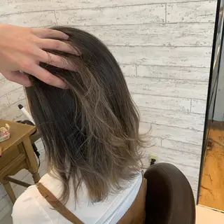 カラー 天野 利咲のヘアスタイル