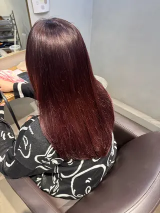 カラー もも ボブ/艶カラーのヘアスタイル