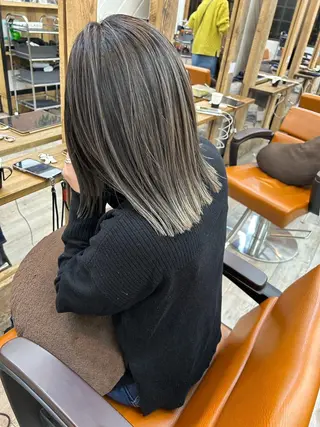 ミディアム newi saLyu ネウィ サリューのヘアスタイル