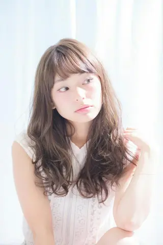 ミディアム 《インナーカラー》 YAMADAのヘアスタイル