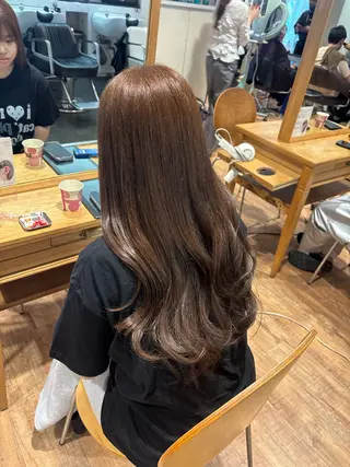 カラー Hip's eyes meiのヘアスタイル