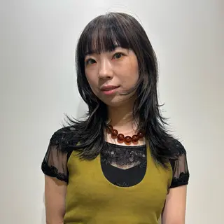 セミロング カラー 的場 莉音のヘアスタイル