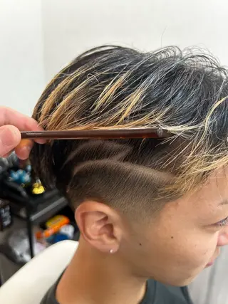 ショート 鈴木 まさしのヘアスタイル