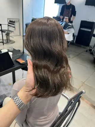 セミロング カラー 赤みゼロ/透明感 カラー🌿KANTAのヘアスタイル