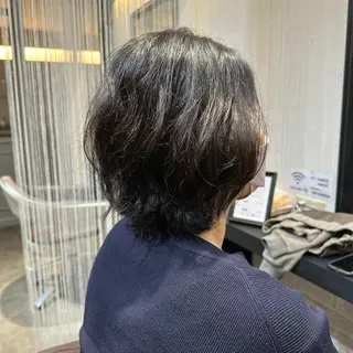 ミディアム 若泉 真梨のヘアスタイル