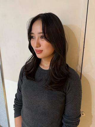 セミロング ななほ⌇レイヤー カット⌇透明感カラーのヘアスタイル