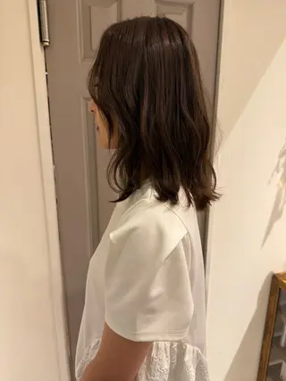 ミディアム カラー 藤田 七海のヘアスタイル
