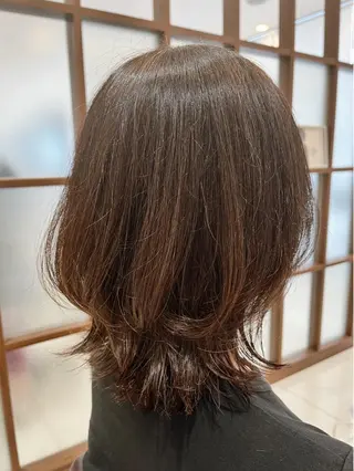 ミディアム ツヅキ マスミのヘアスタイル