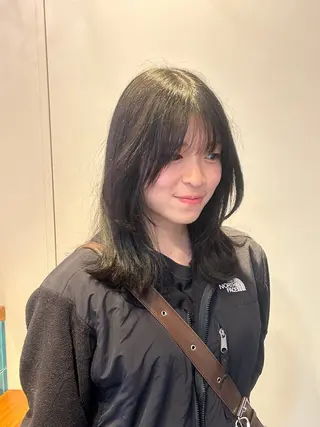 ミディアム カラー ナチュラル大人っぽい スタイル MAORIのヘアスタイル