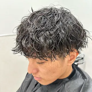 パーマ メンズ 曲がる縮毛矯正/メン ズカット髪質改善のヘアスタイル