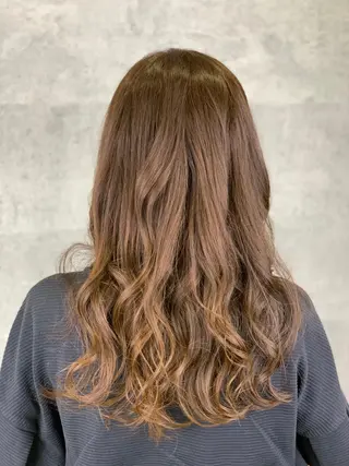 ロング カラー 河野 有希のヘアスタイル
