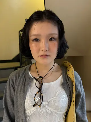 カラー 寺崎 由衣のヘアスタイル