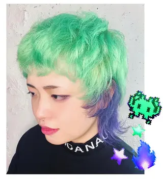 ショート カラー TSUNO🦖 派手髪/オタク美容師のヘアスタイル