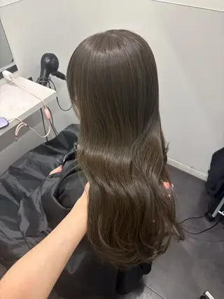 ロング 盛れる透明感カラー momokaのヘアスタイル