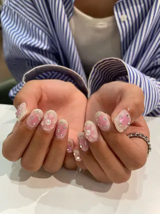 ネイル 個性派ネイル 🌼 ハルカ ♡の眉毛・アイブロウイメージ