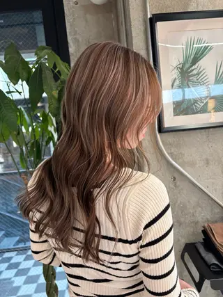 ロング カラー KAEDE🌺Wカ ラー/ホワイトカラーのヘアスタイル
