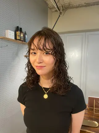 ミディアム パーマ 🤩噂のMr.髪ポジ ティブ®️yu🤩のヘアスタイル