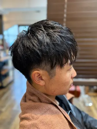 ショート メンズ 上田 英介のヘアスタイル
